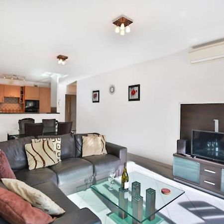 Charming Two-Bedroom Apartment With Balcony And Garage By The Marina Αντίμπ Εξωτερικό φωτογραφία