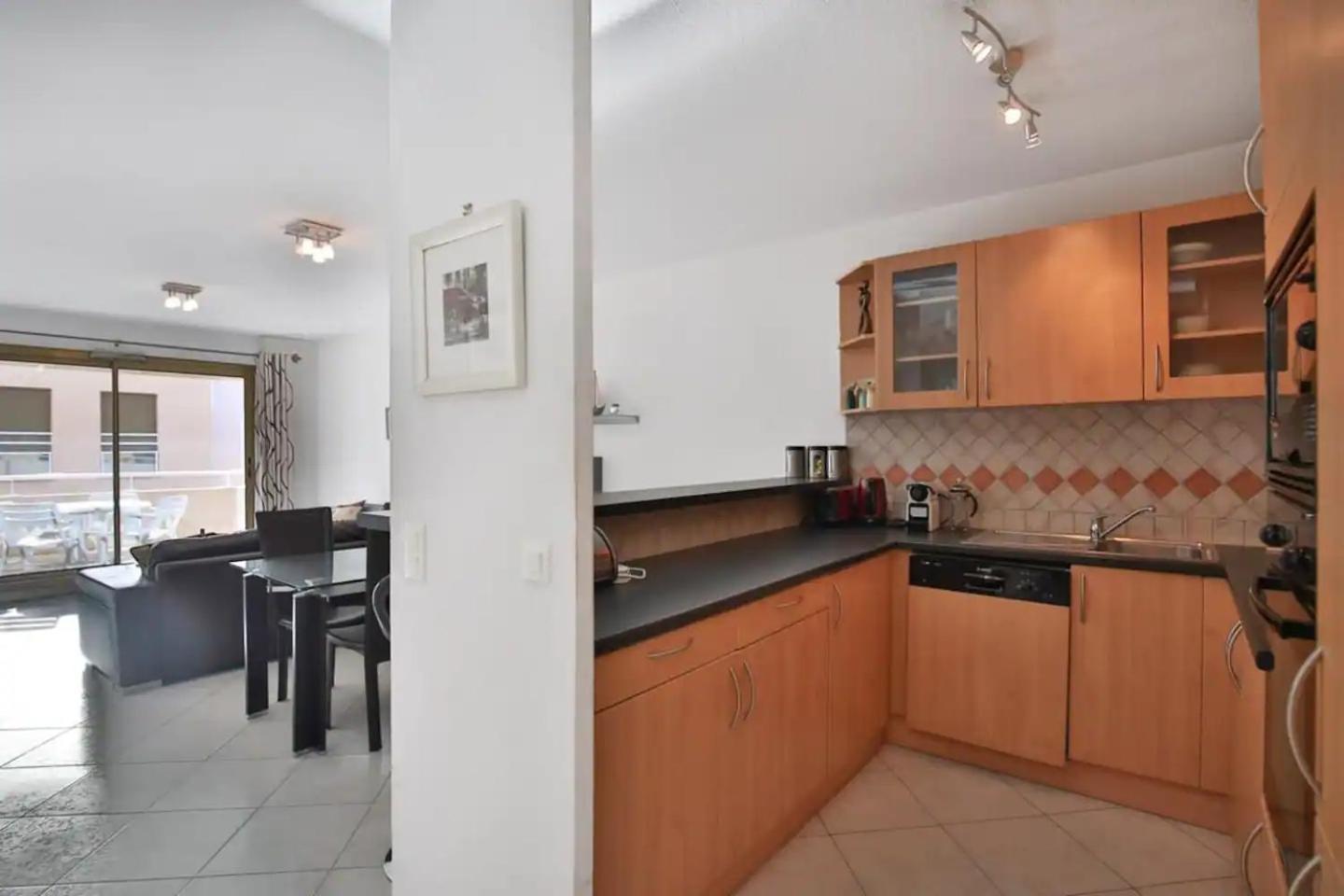 Charming Two-Bedroom Apartment With Balcony And Garage By The Marina Αντίμπ Εξωτερικό φωτογραφία